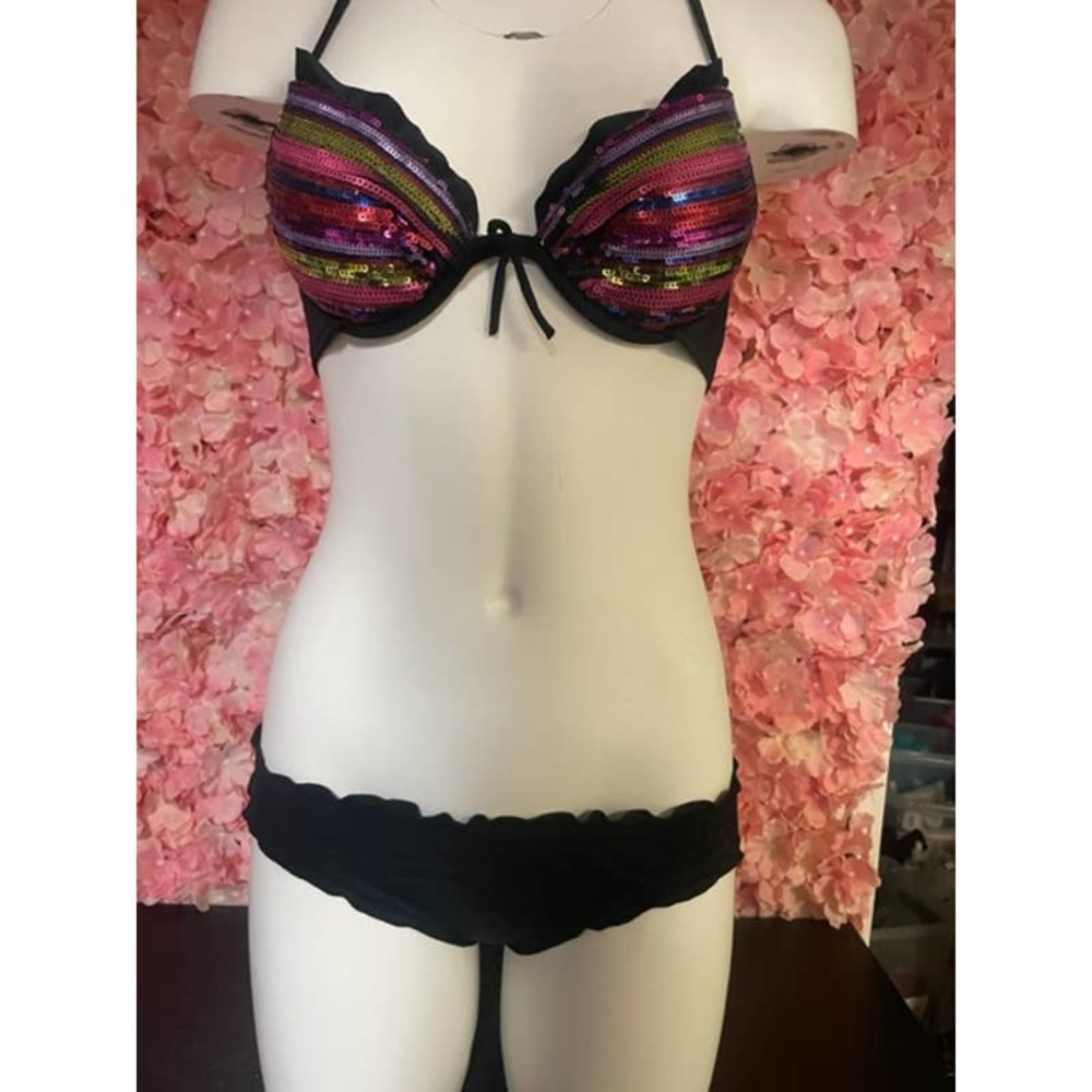 34A Sequined Bikini Halter Top & Bottom Victoria’s Secret No pulls or pilling